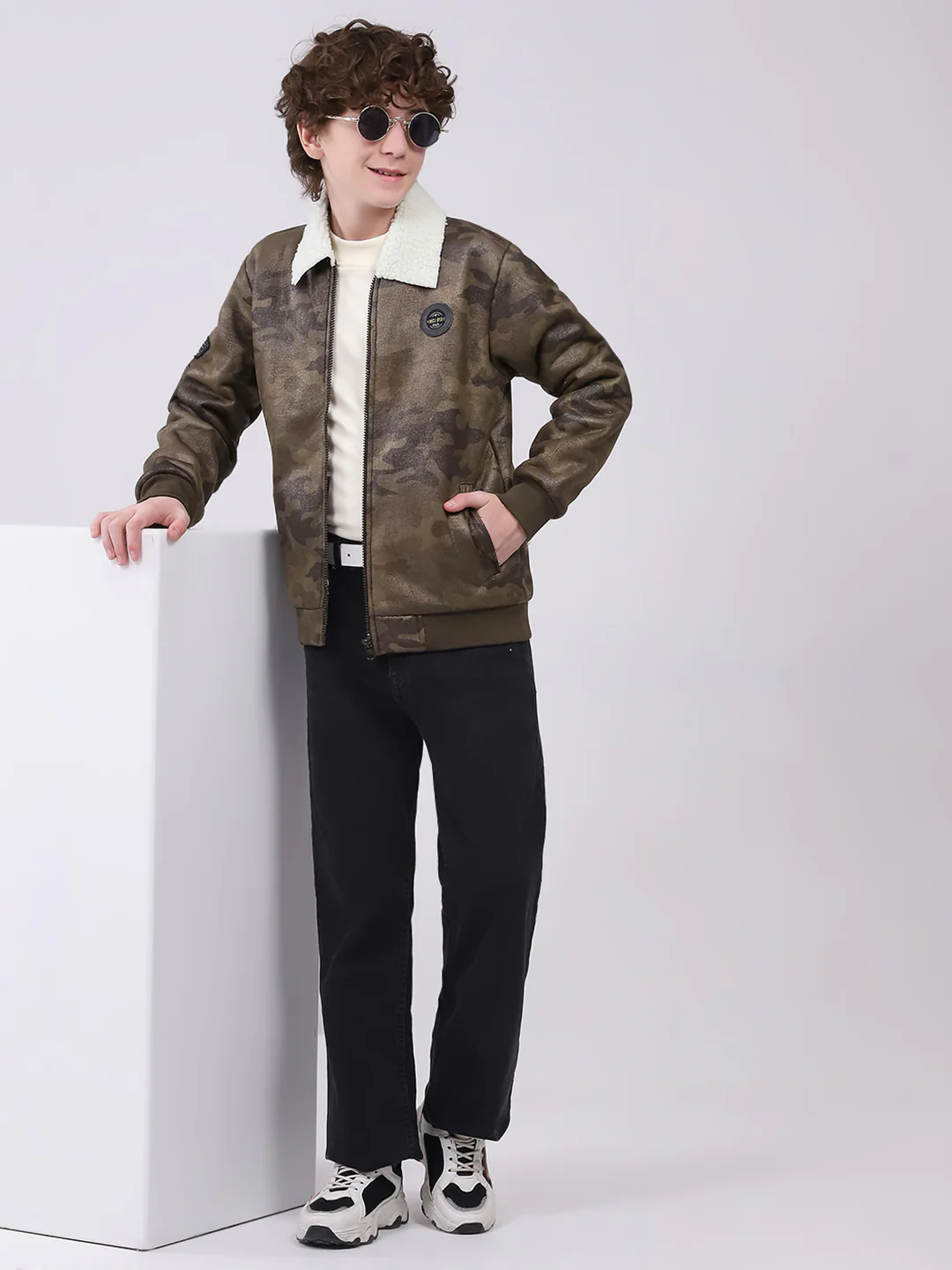Boys Olive Printed Collar Full Sleeve Boys Jacket - Image 2