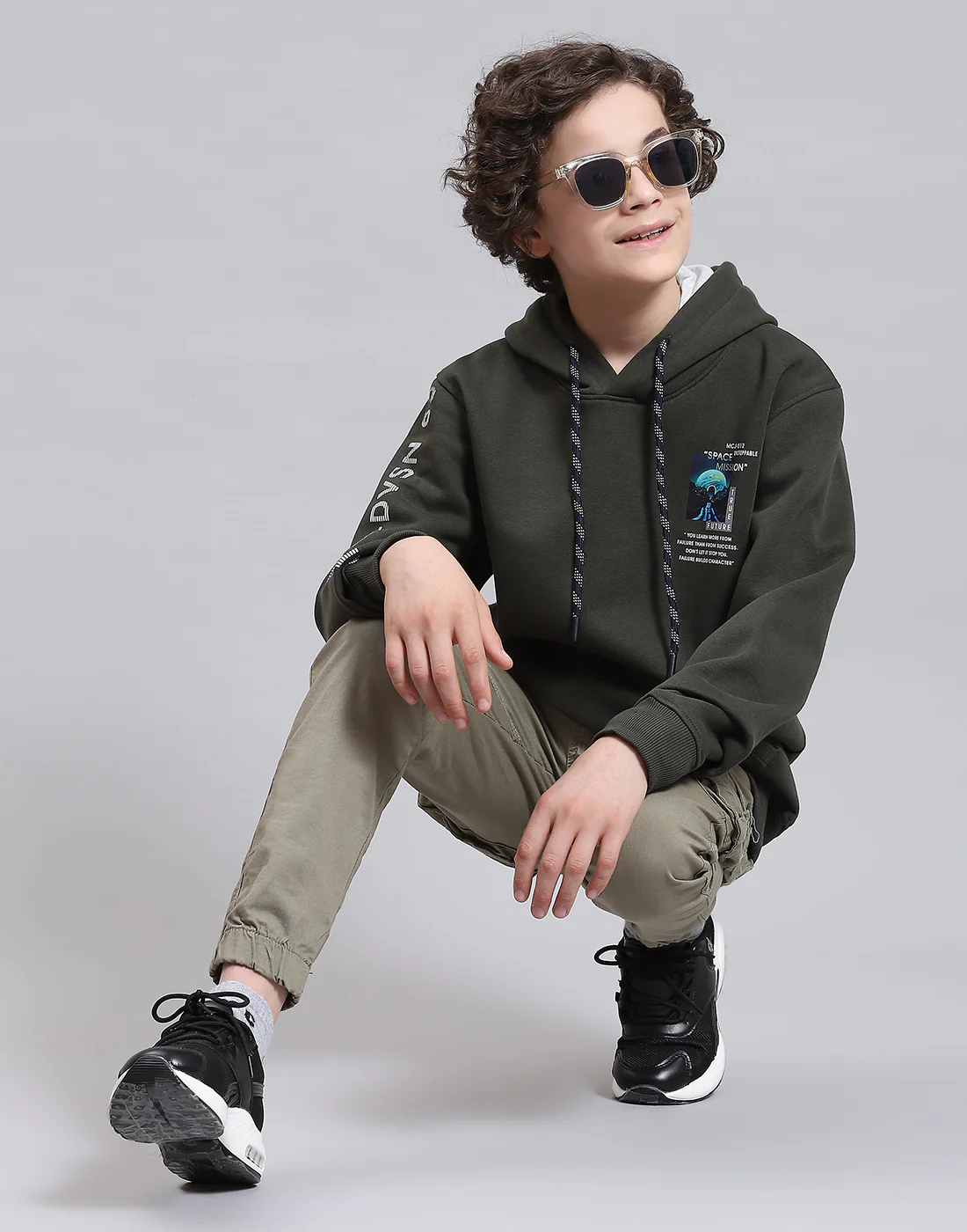 Boys Olive Printed Round Neck Full Sleeve Sweatshirt - Image 2