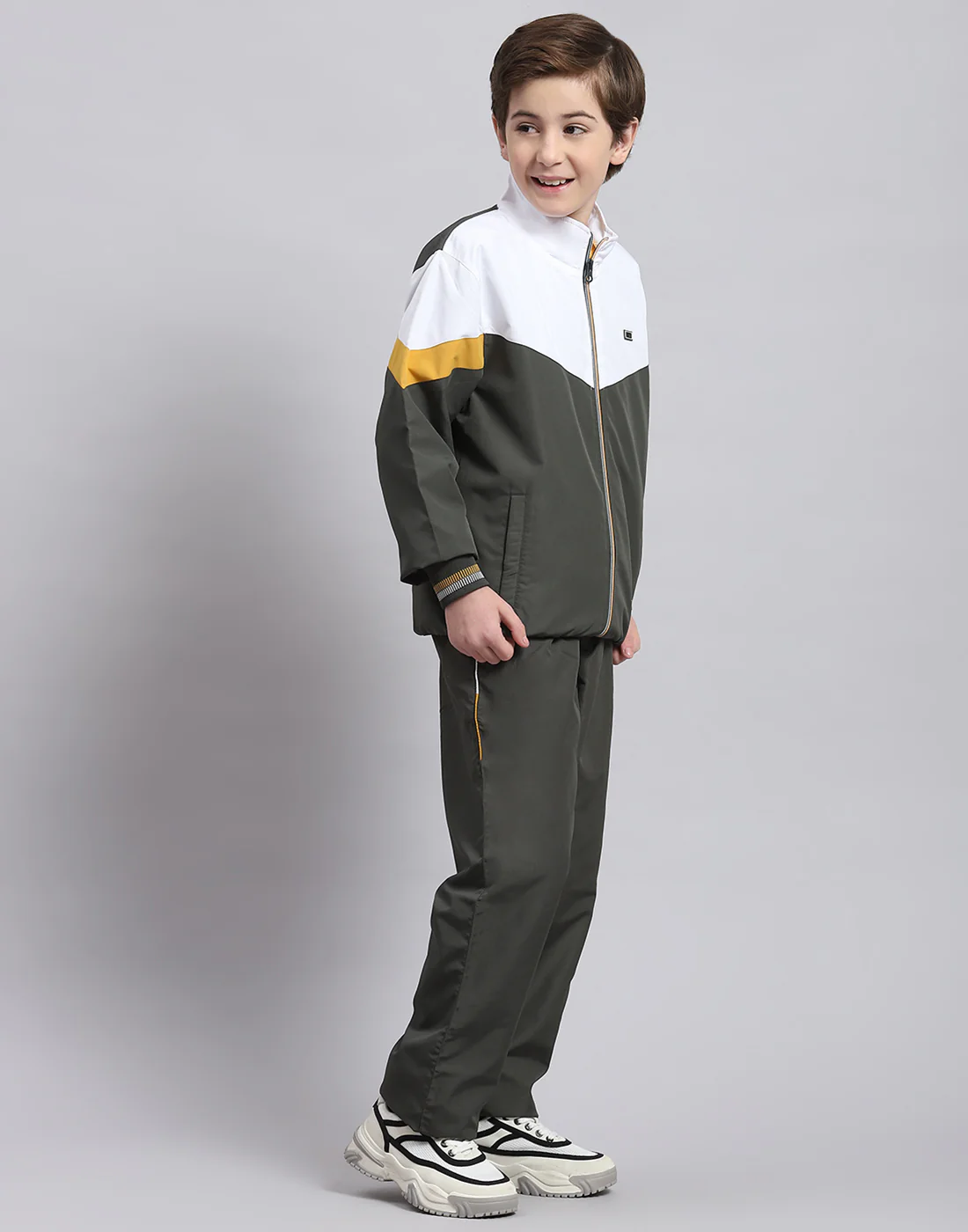 Boys Olive Printed Stand Collar Full Sleeve Tracksuit - Image 4