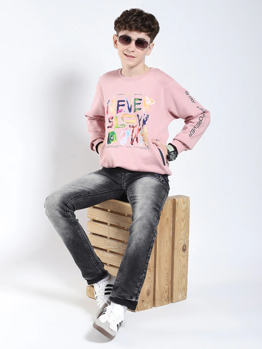 Boys Pink Printed Round Neck Full Sleeve Sweatshirt - Image 2