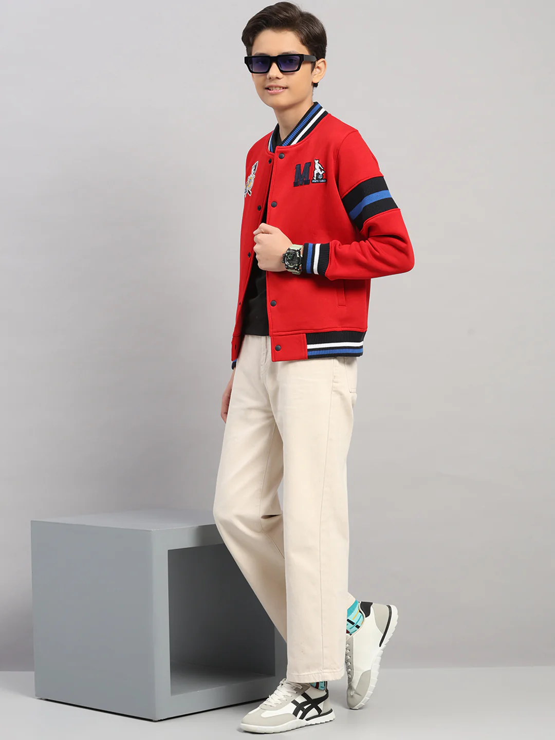 Boys Red Embroidered Round Neck Full Sleeve Sweatshirt - Image 2