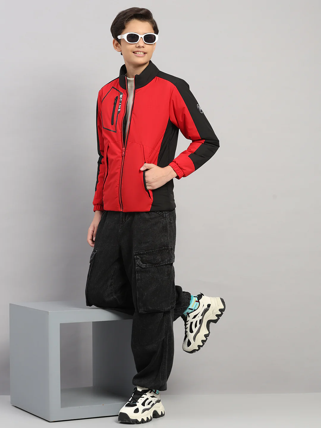 Boys Red Printed Collar Full Sleeve Jacket - Image 2