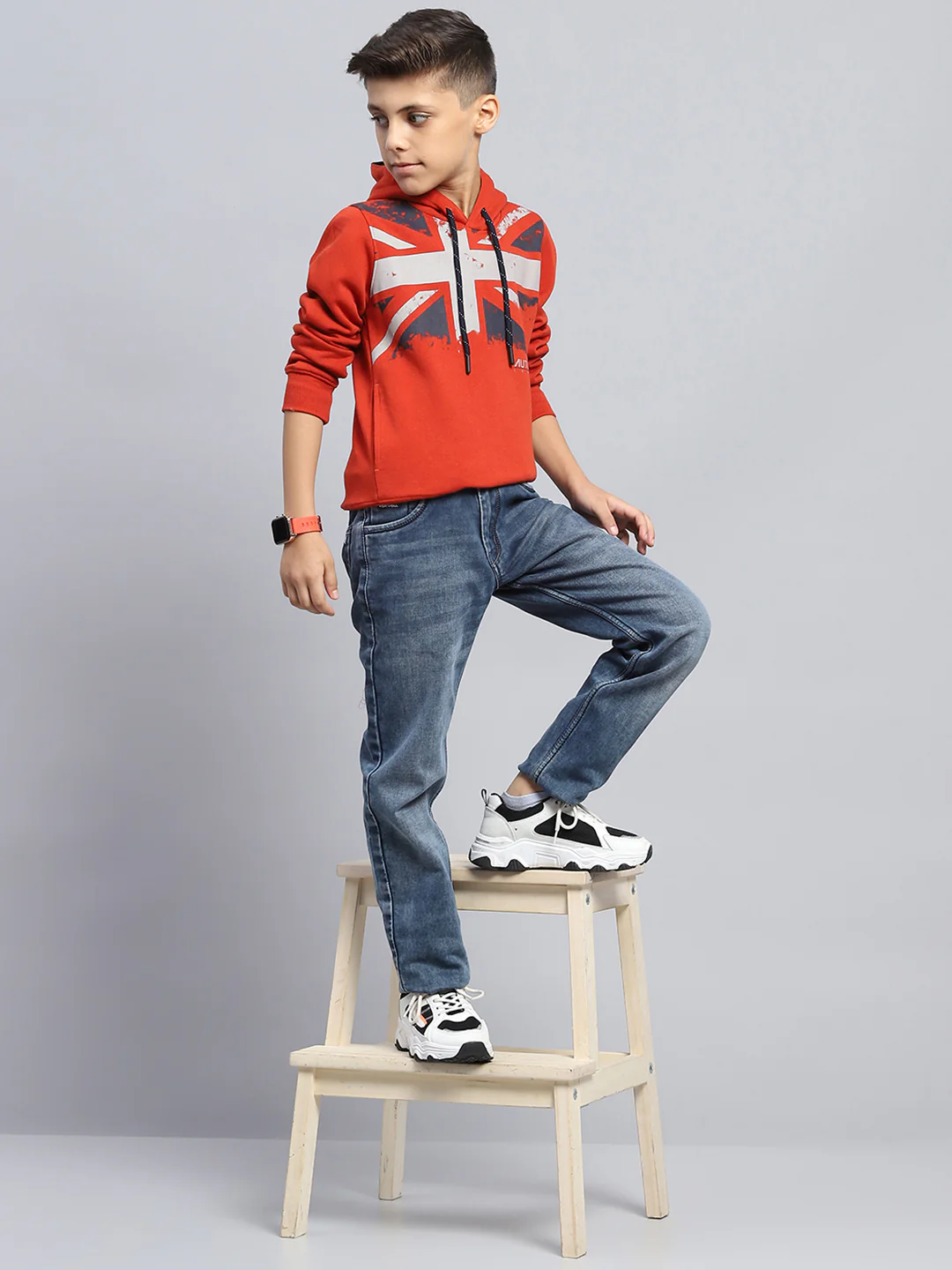 Boys Red Printed Hooded Full Sleeve Sweatshirt - Image 2