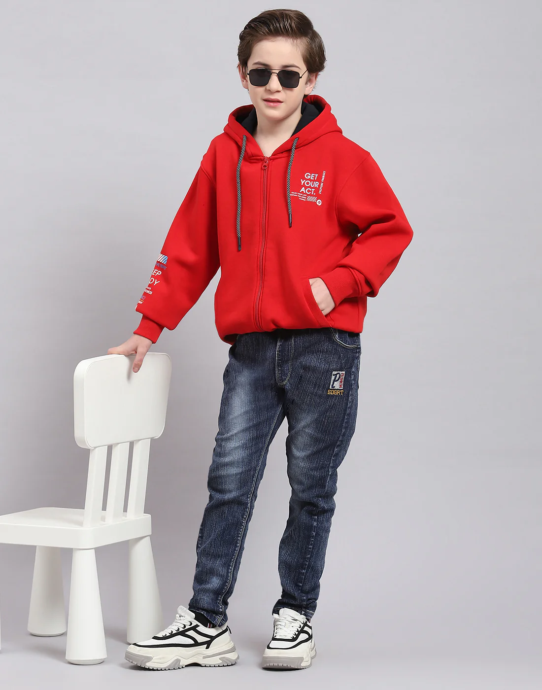 Boys Red Printed Hooded Full Sleeve Sweatshirt - Image 2