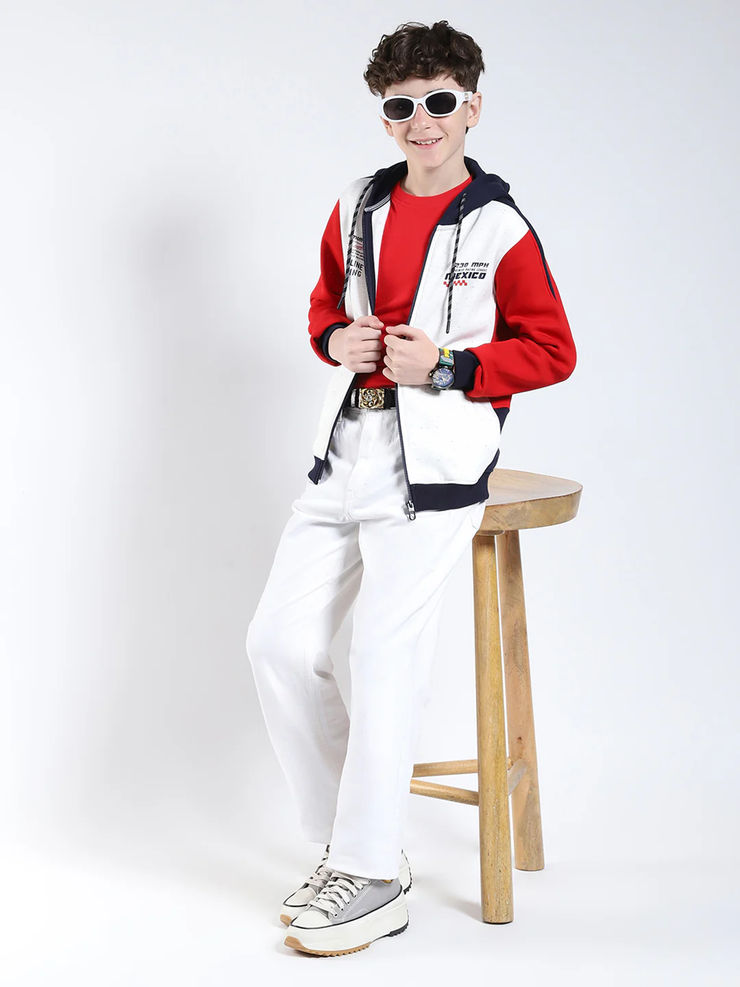Boys Red Printed Hooded Full Sleeve Sweatshirt - Image 2