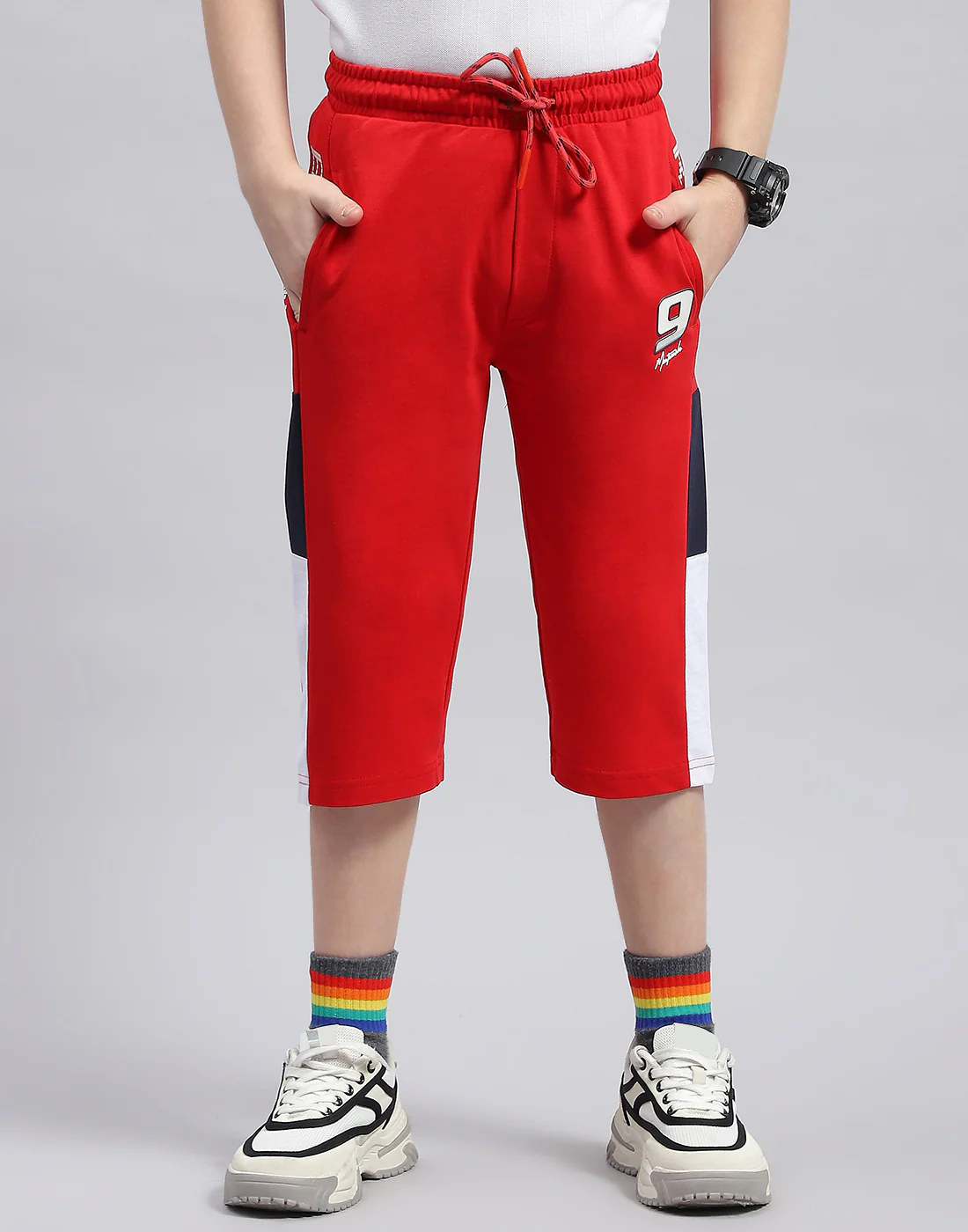 Boys Red Printed Regular Fit Capri - Image 2