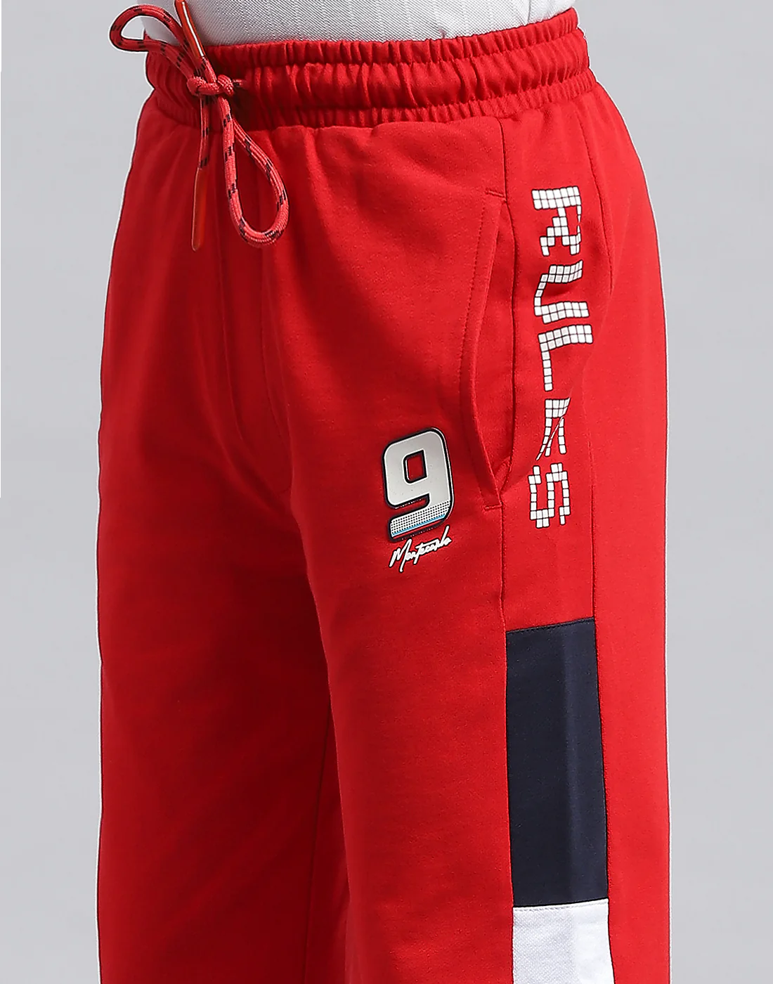 Boys Red Printed Regular Fit Capri - Image 7