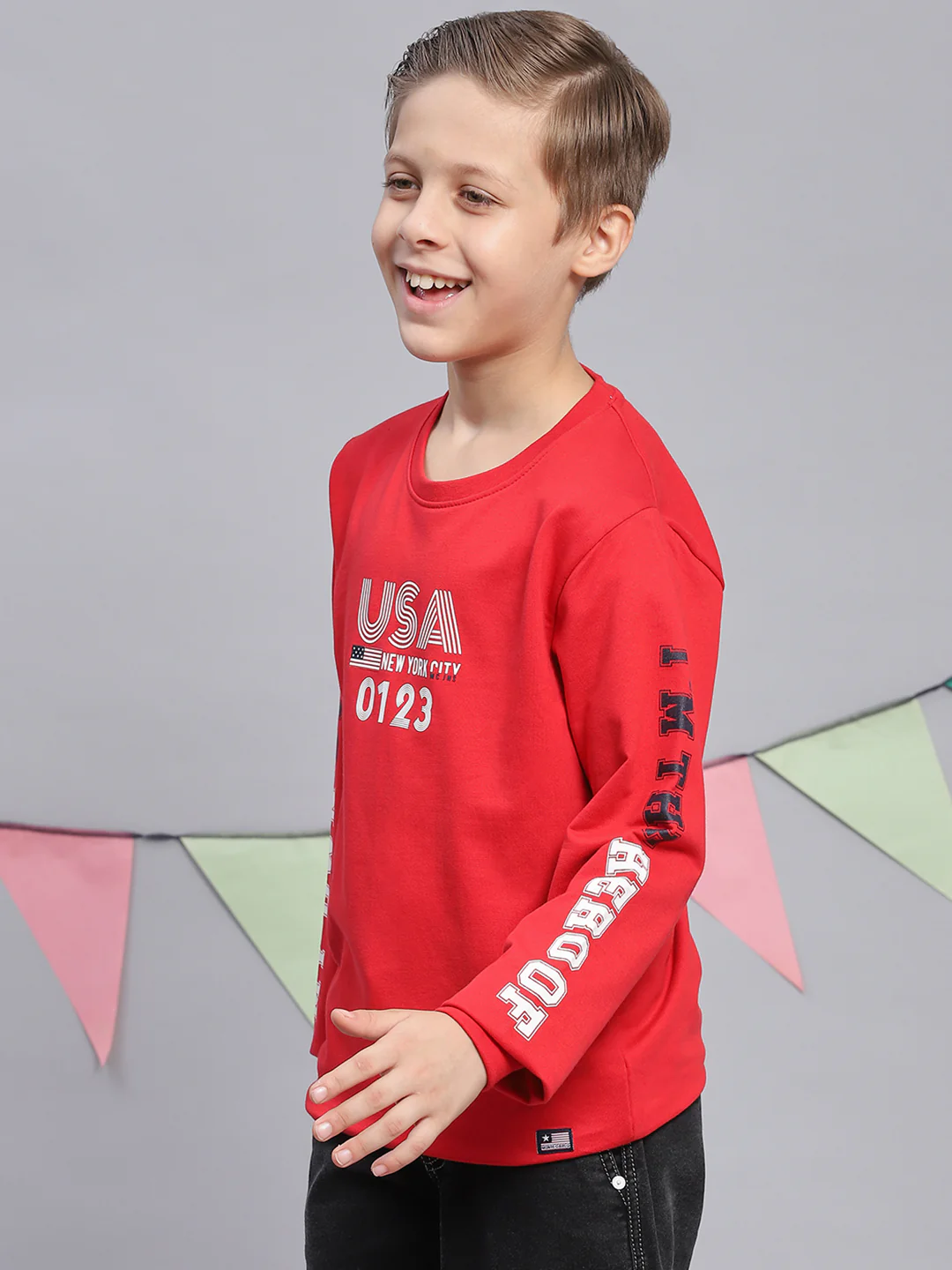Boys Red Printed Round Neck Full Sleeve Sweatshirt - Image 3