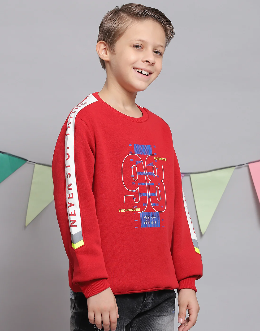 Boys Red Printed Round Neck Full Sleeve Sweatshirt - Image 4
