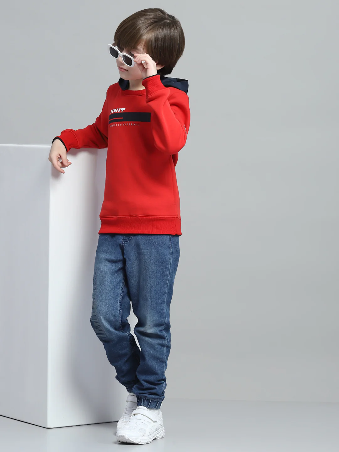 Boys Red Printed Round Neck Full Sleeve Sweatshirt - Image 2