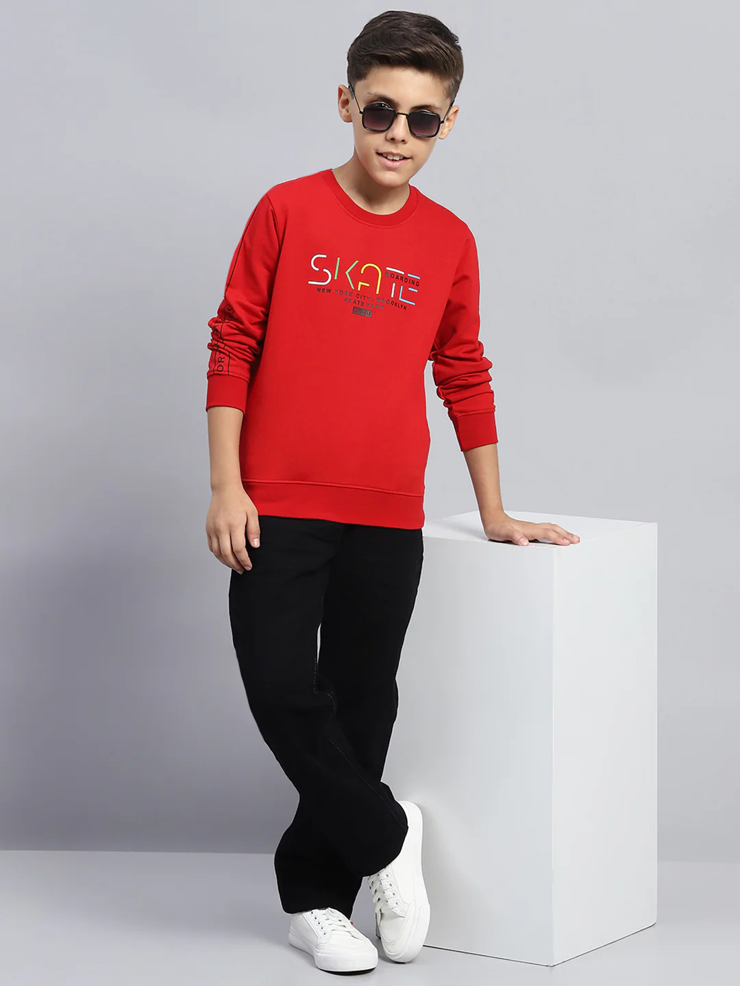 Boys Red Printed Round Neck Full Sleeve Sweatshirt - Image 2