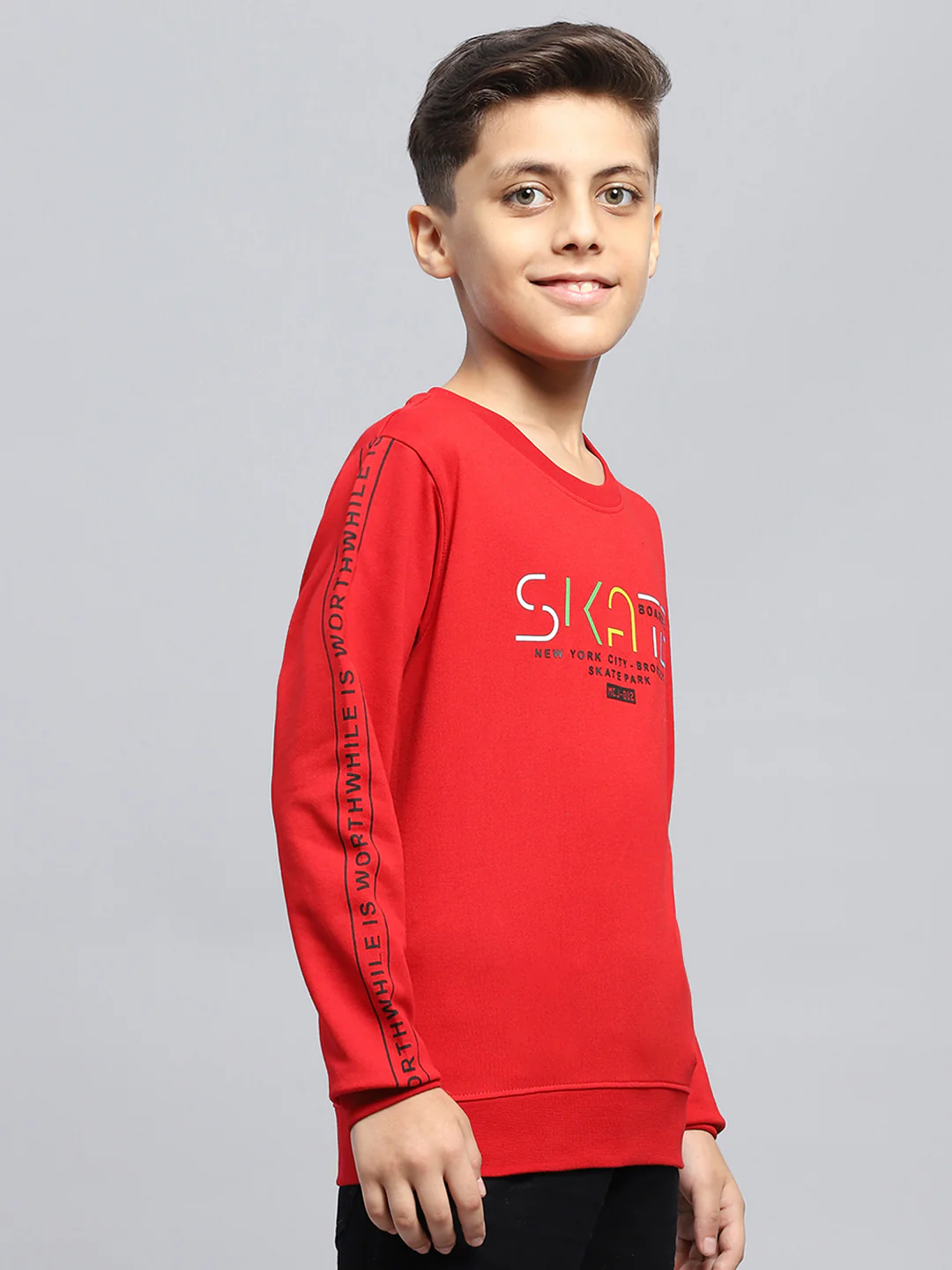 Boys Red Printed Round Neck Full Sleeve Sweatshirt - Image 4