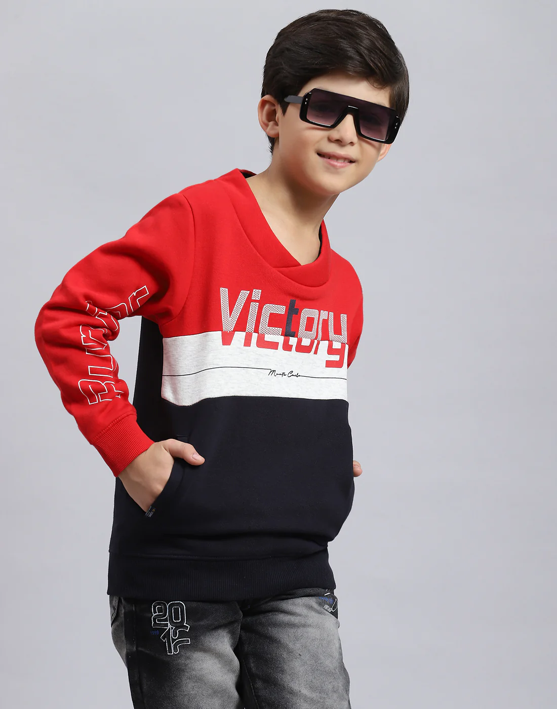 Boys Red Solid F Neck Full Sleeve Sweatshirt - Image 2
