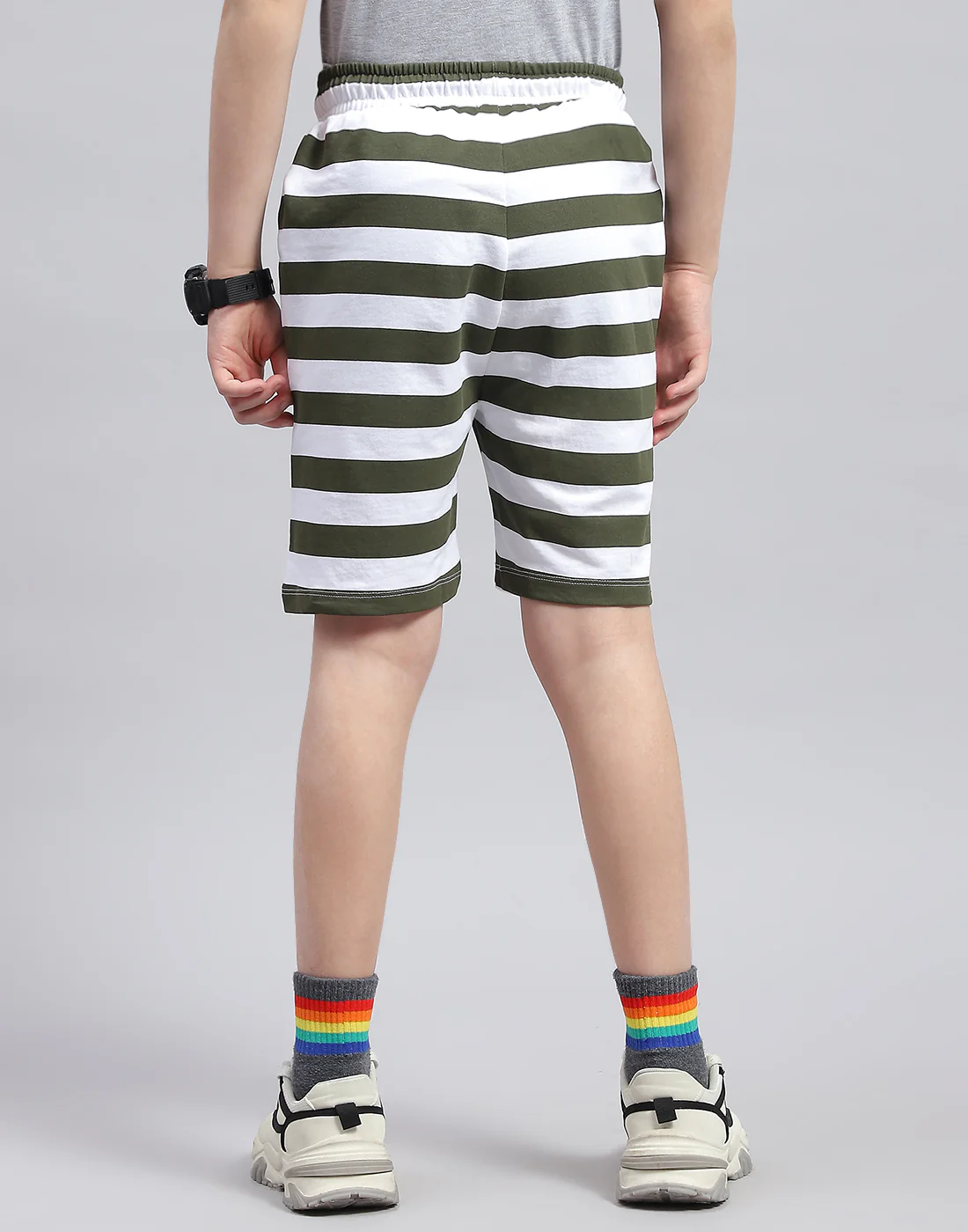 Boys White & Olive Printed Regular Fit Bermuda - Image 5