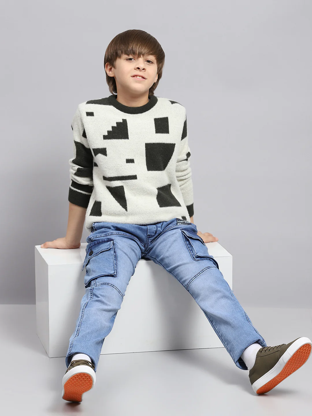 Boys White & Olive Printed Round Neck Full Sleeve Pullover - Image 2