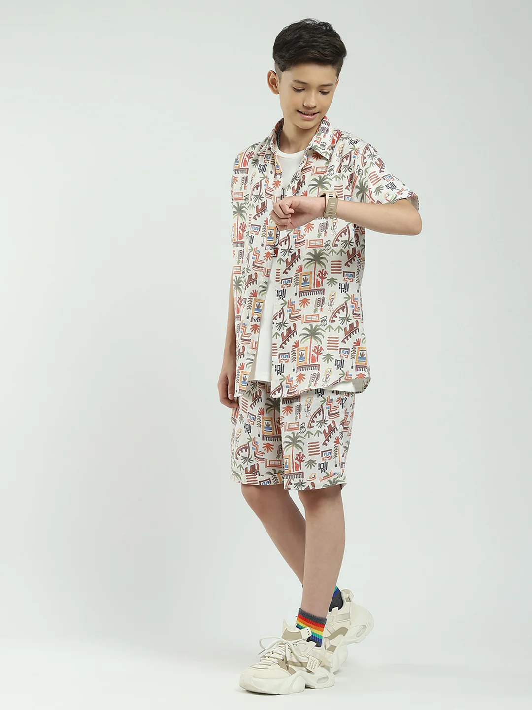 Boys White Printed Collar Half Sleeve Cords Set - Image 3