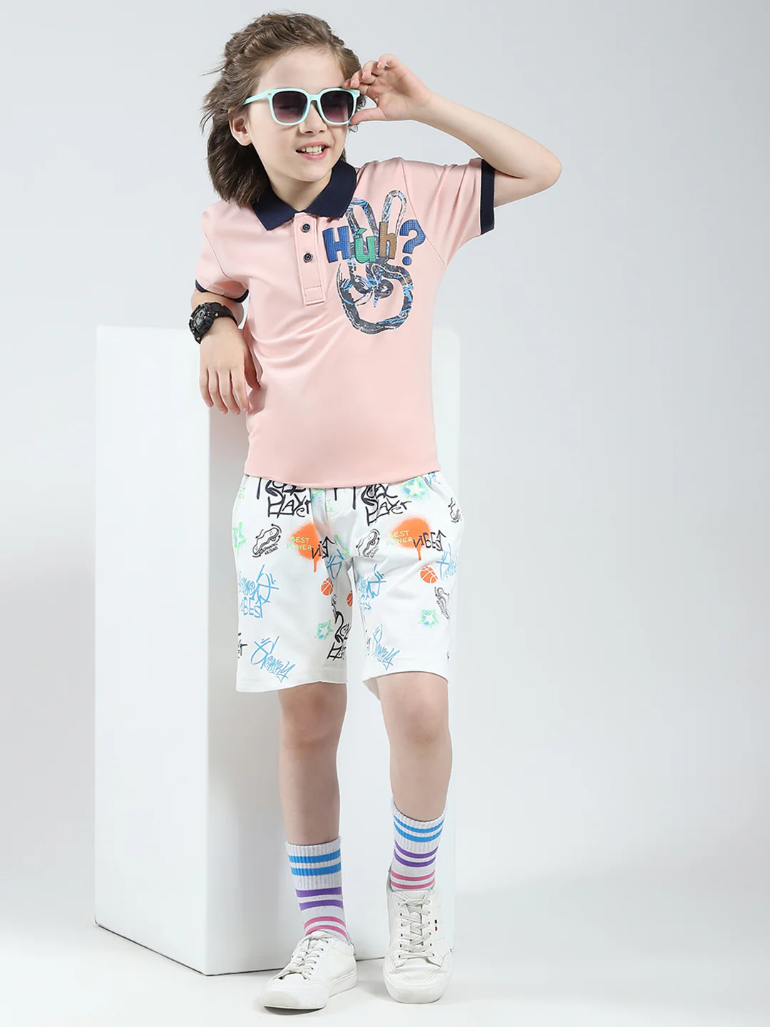 Boys White Printed Regular Fit Bermuda - Image 2