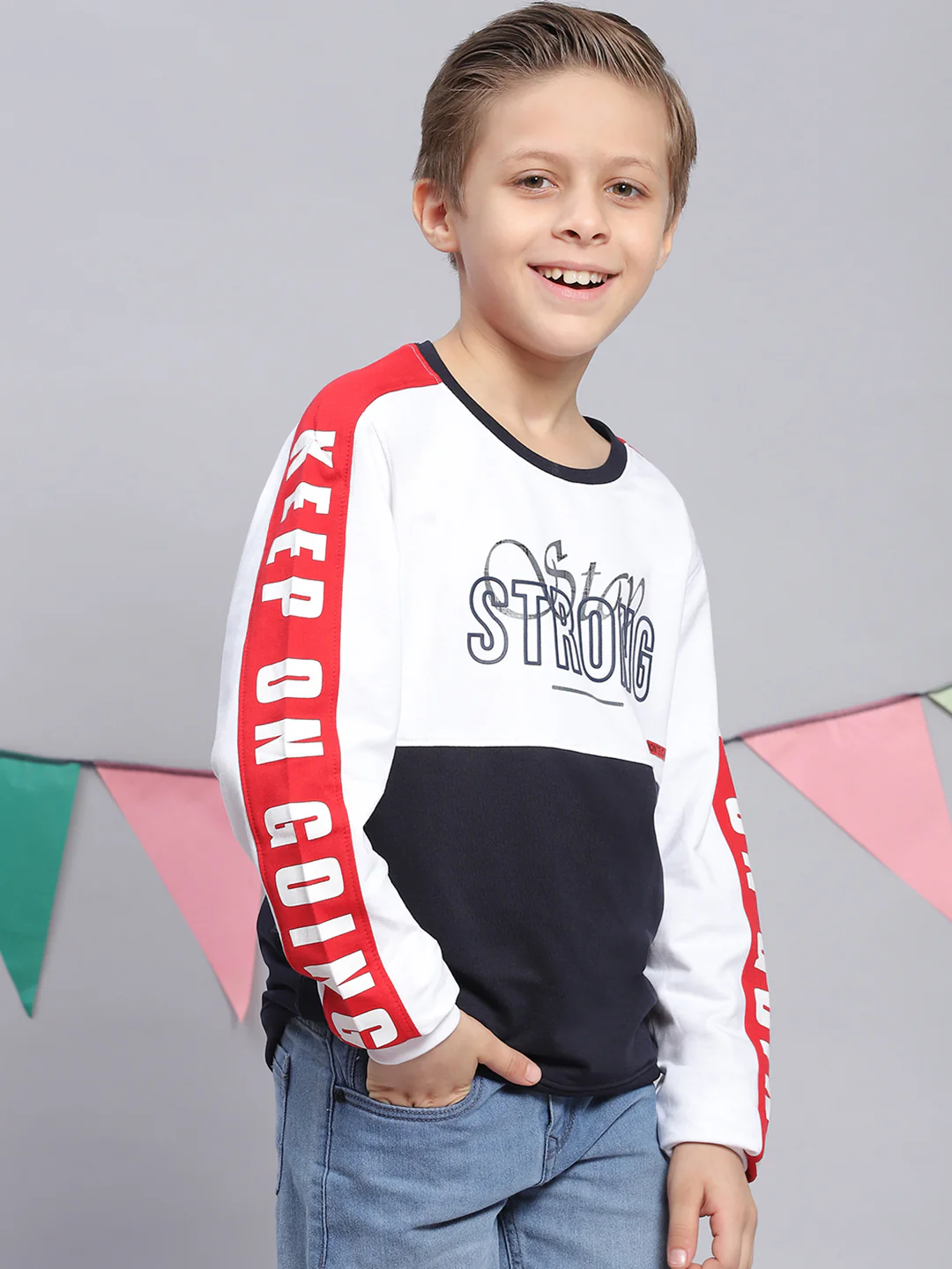 Boys White Printed Round Neck Full Sleeve Sweatshirt - Image 4