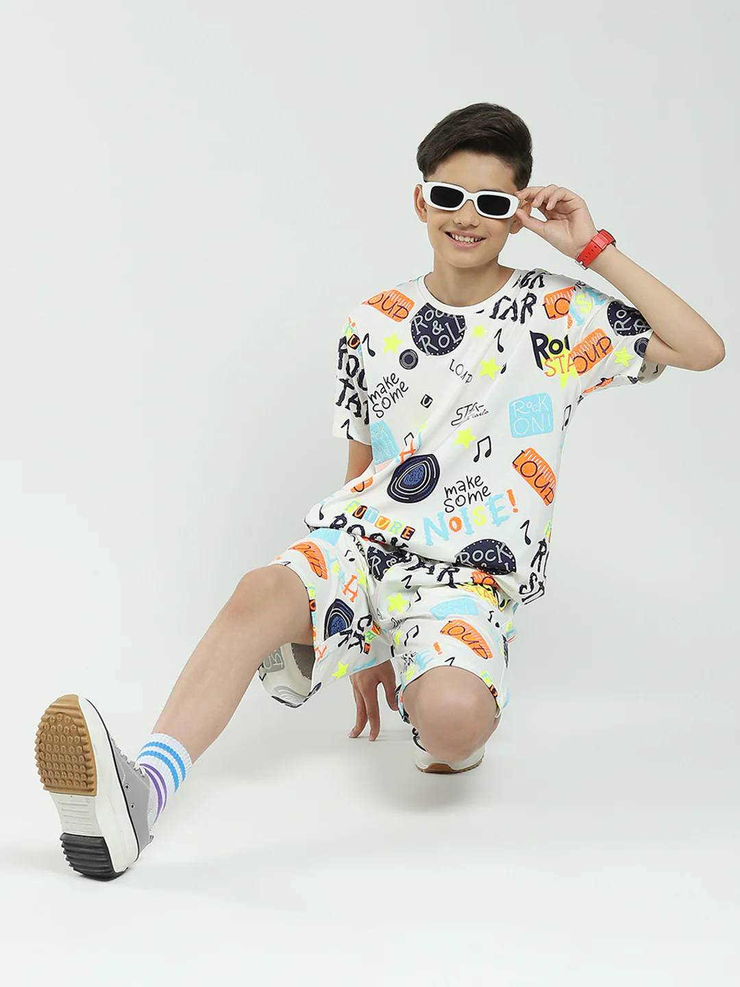 Boys White Printed Round Neck Half Sleeve Bermuda Set - Image 2