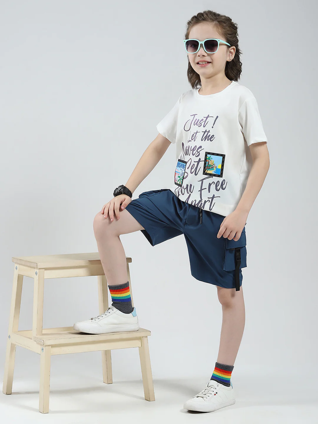 Boys White Printed Round Neck Half Sleeve T-Shirt - Image 2