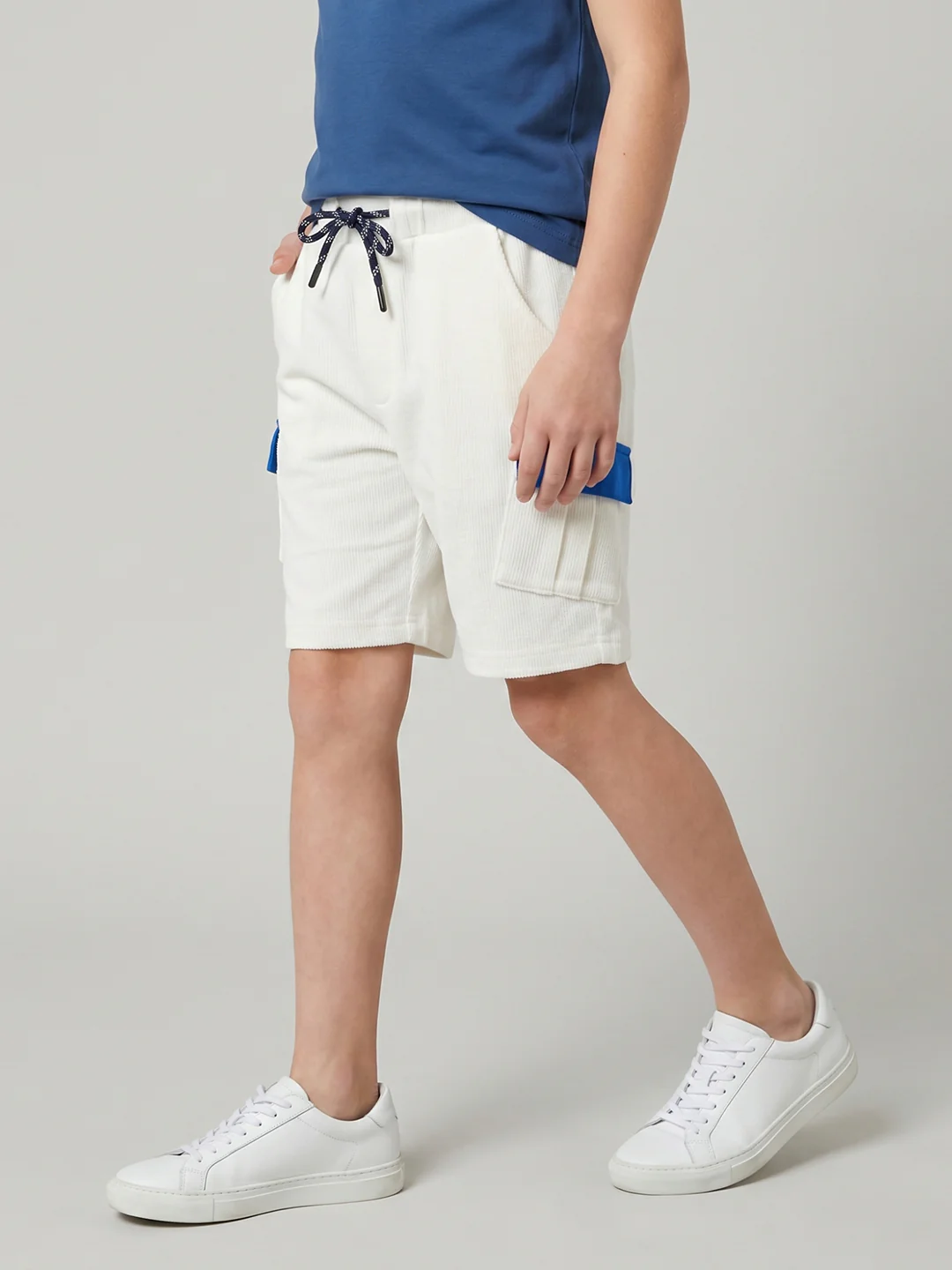 Boys White Self Design Regular Fit Shorts - Image 3