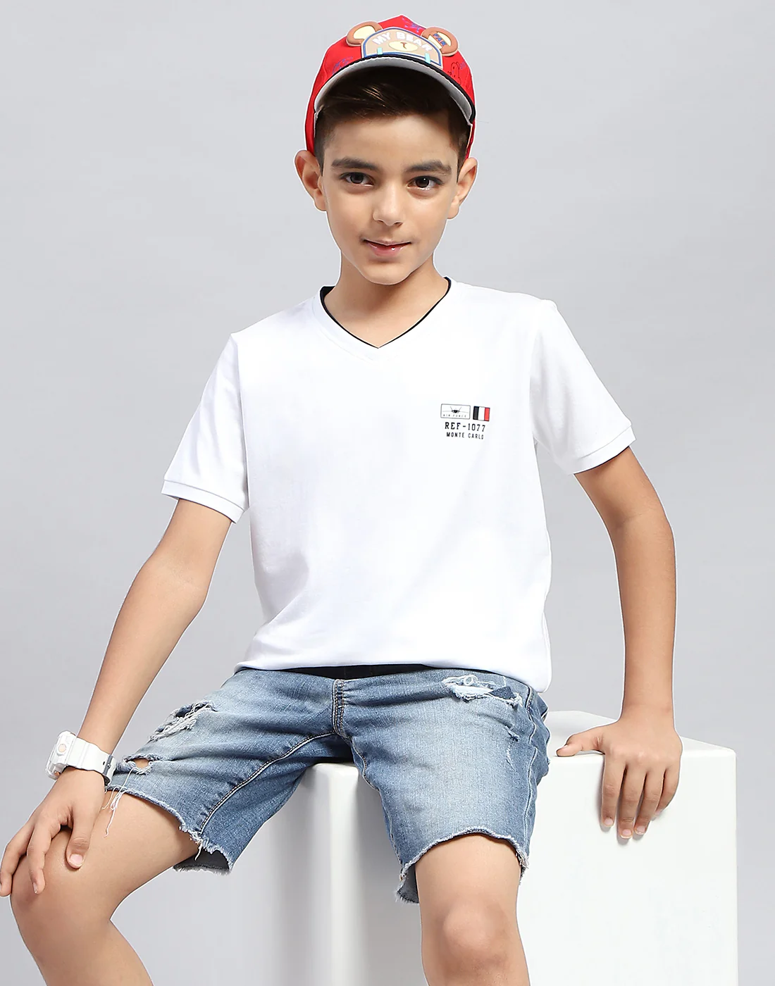Boys White Solid V Neck Half Sleeve T-Shirt - Image 2
