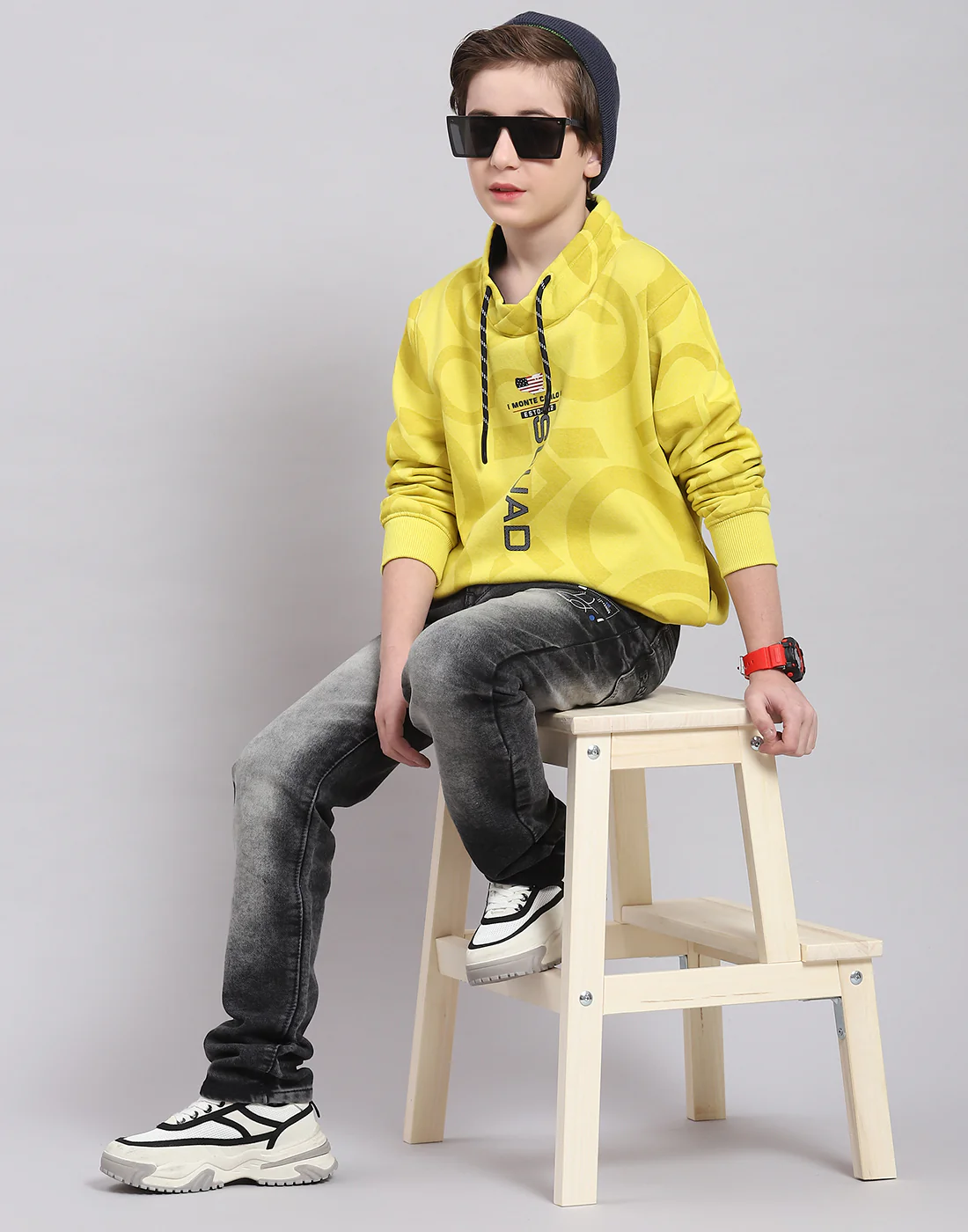Boys Yellow Printed F Neck Full Sleeve Sweatshirt - Image 2