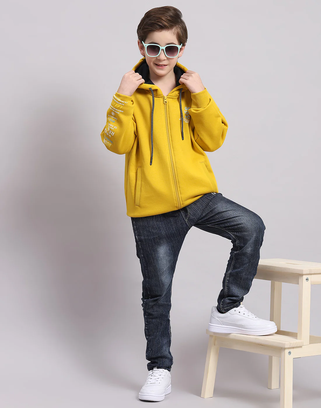 Boys Yellow Printed Hooded Full Sleeve Sweatshirt - Image 2