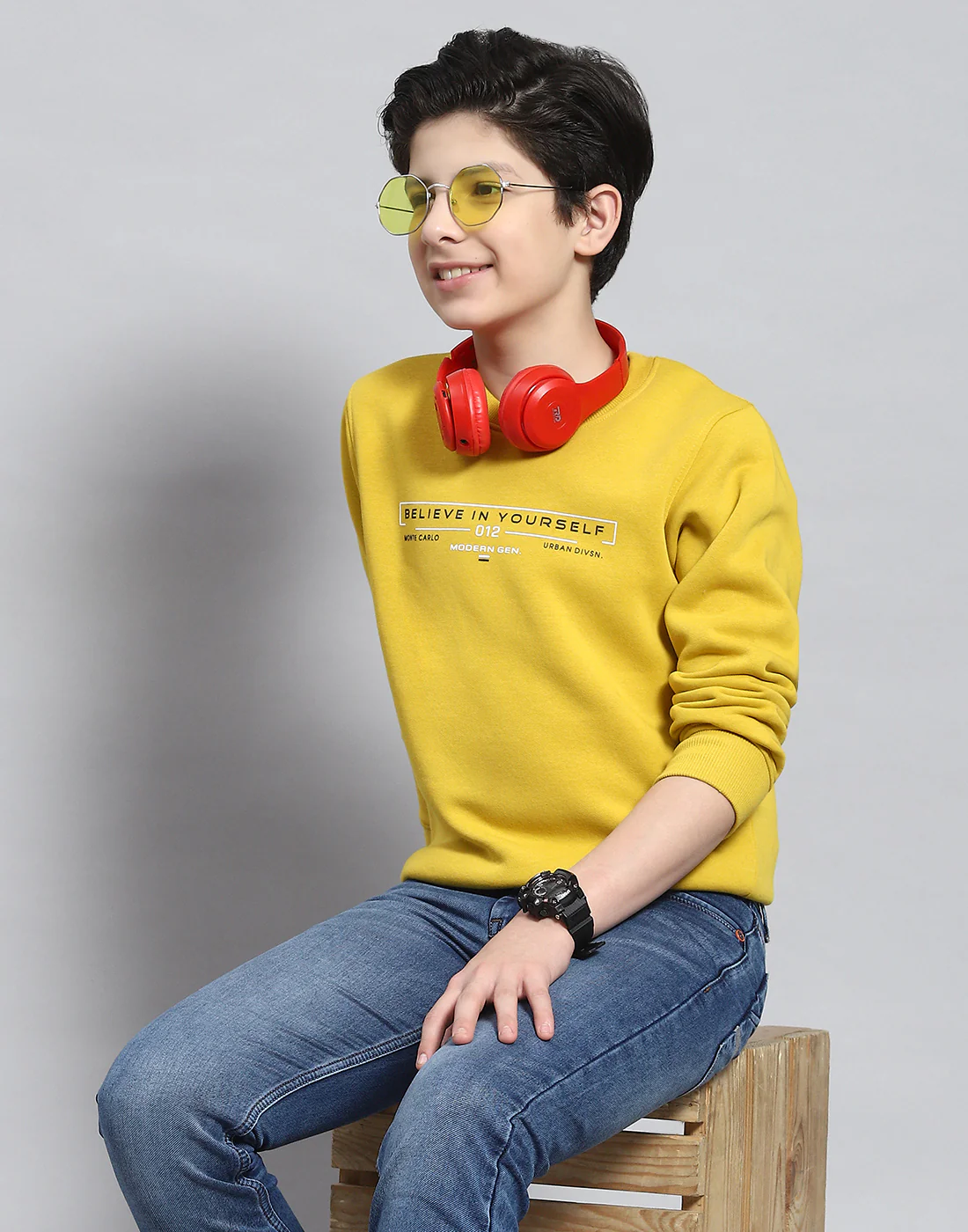 Boys Yellow Printed Round Neck Full Sleeve Sweatshirt - Image 6