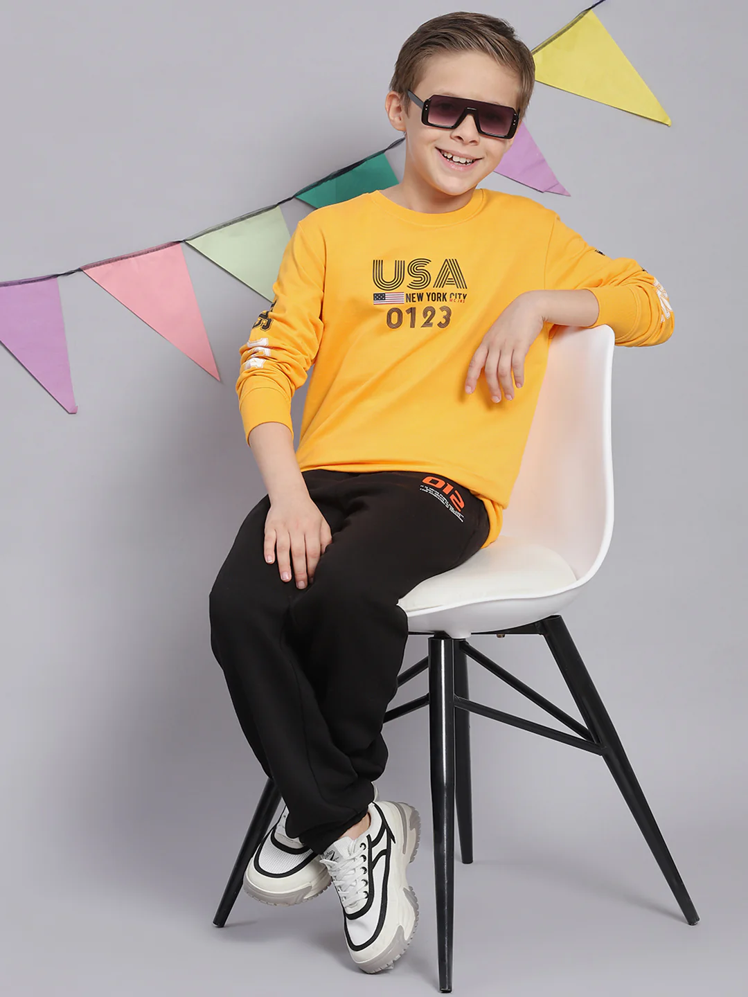 Boys Yellow Printed Round Neck Full Sleeve Sweatshirt - Image 2