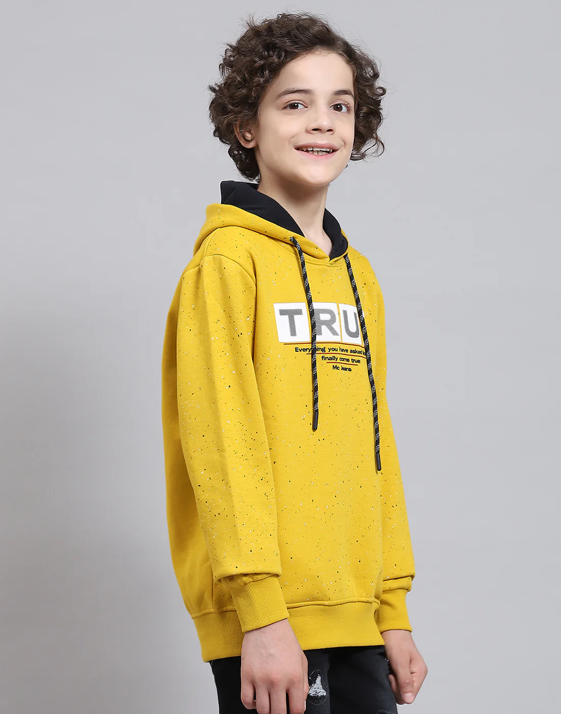 Boys Yellow Printed Round Neck Full Sleeve Sweatshirt - Image 4