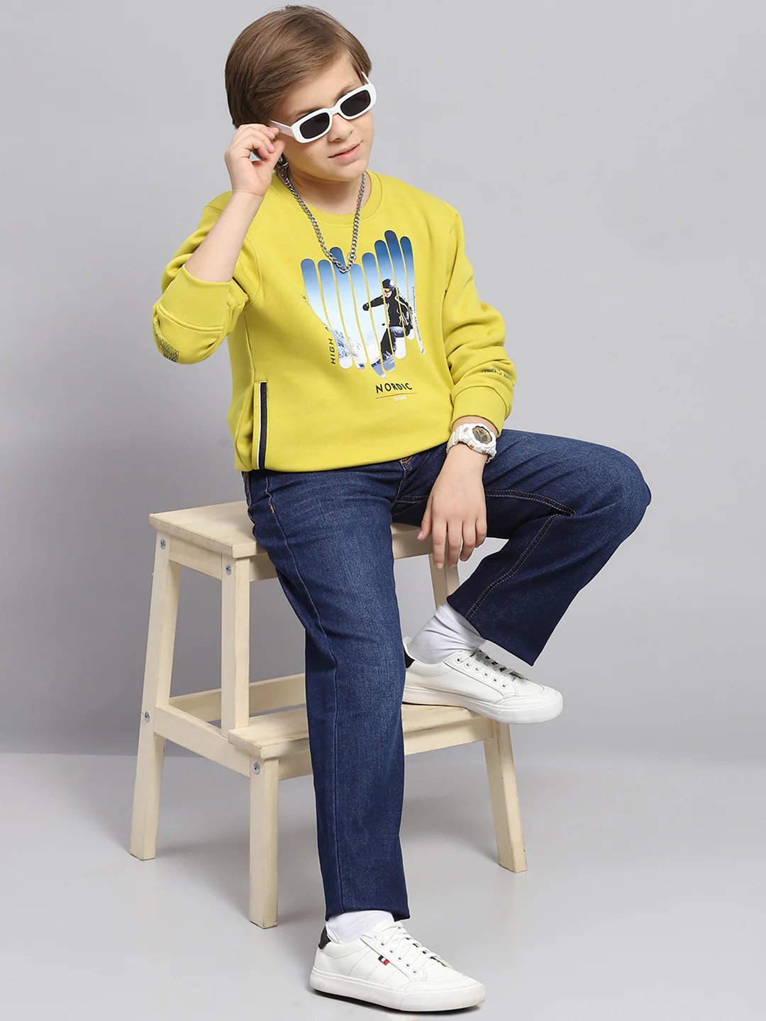 Boys Yellow Printed Round Neck Full Sleeve Sweatshirt - Image 2
