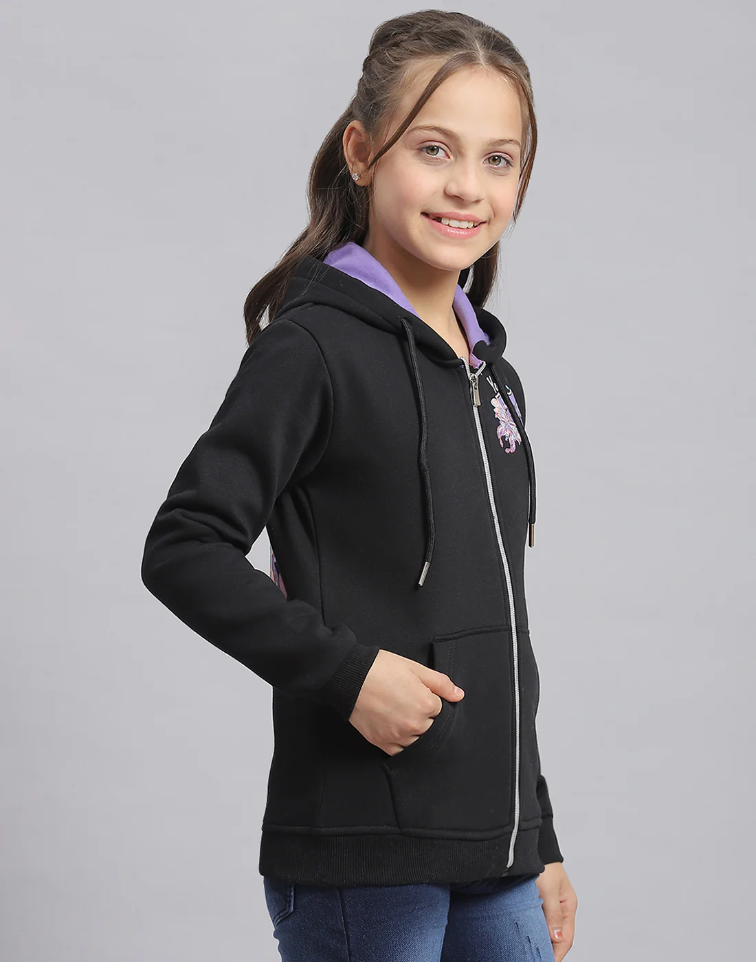 Girls Black Printed Hooded Full Sleeve Sweatshirt - Image 4