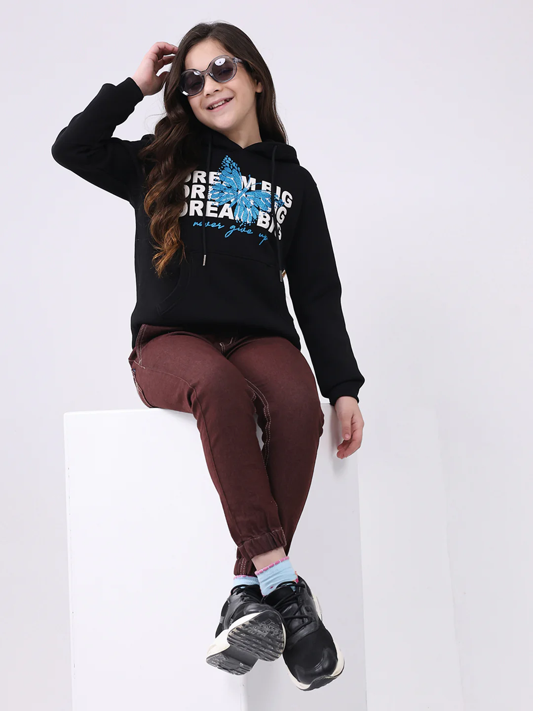 Girls Black Printed Hooded Full Sleeve Sweatshirt - Image 2