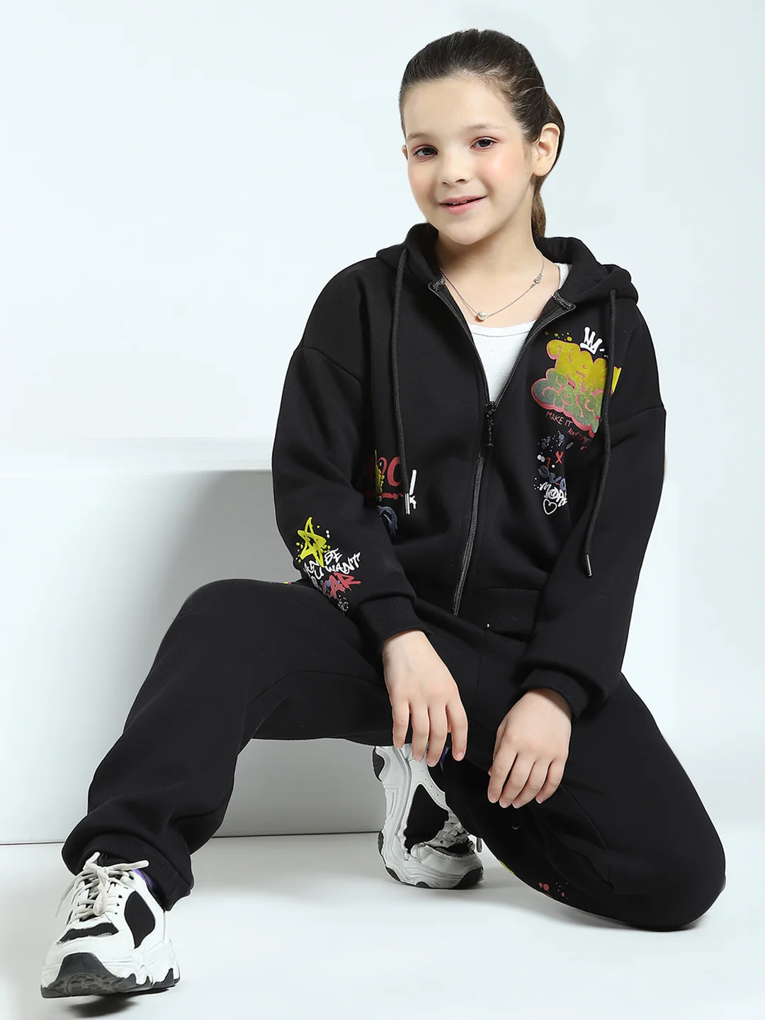 Girls Black Printed Hooded Full Sleeve Tracksuit - Image 2