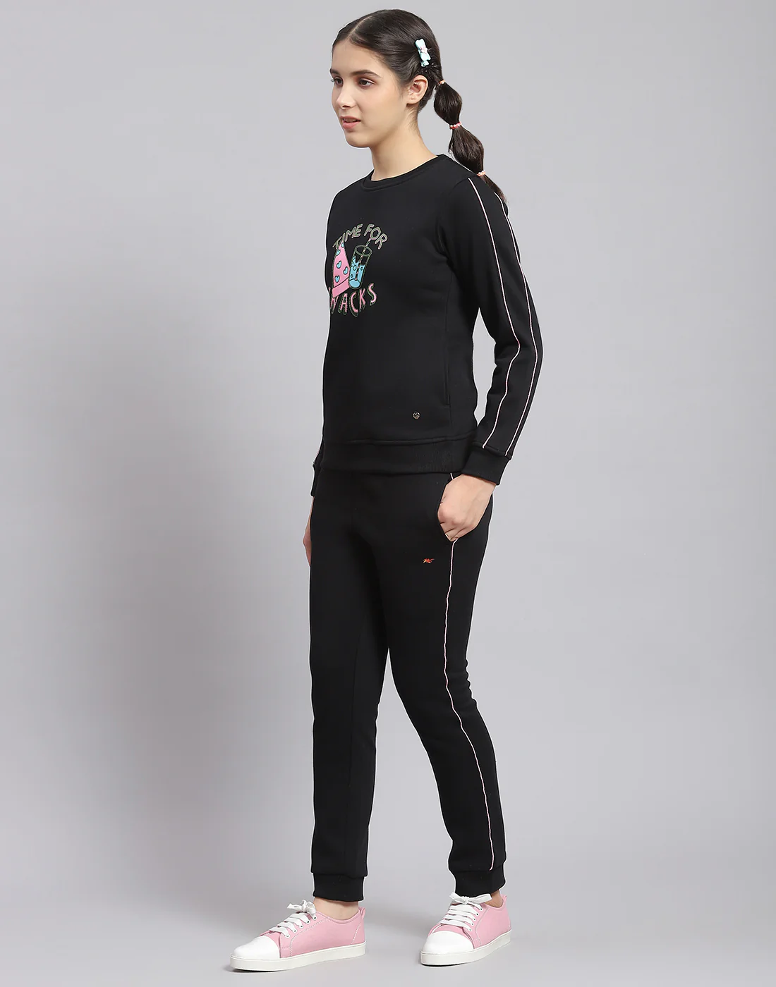 Girls Black Printed Round Neck Full Sleeve Tracksuit - Image 3
