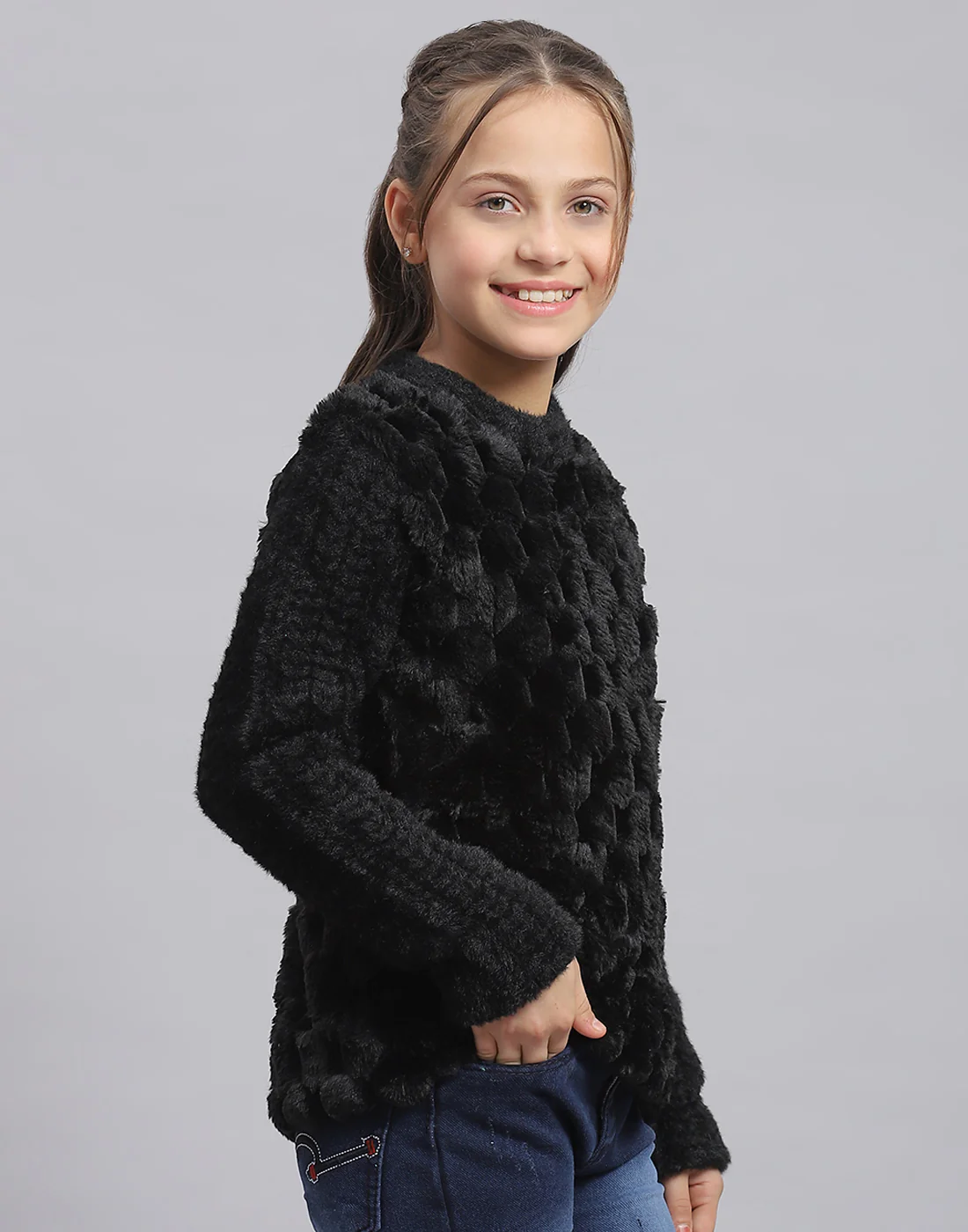 Girls Black Self Design Round Neck Full Sleeve Sweatshirt - Image 4