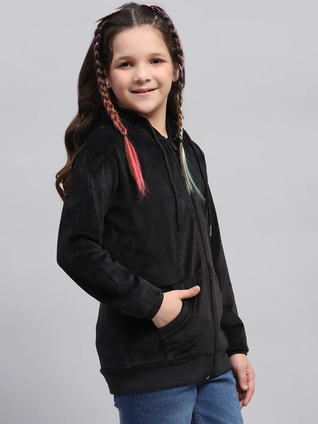 Girls Black Solid Hooded Full Sleeve Sweatshirt - Image 4