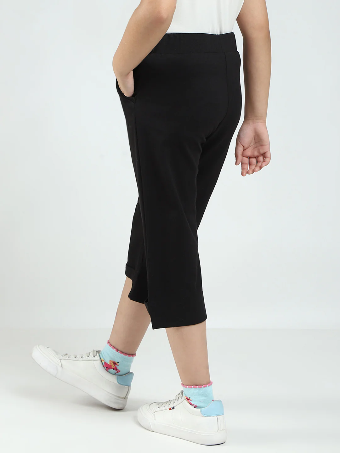 Girls Black Solid Regular Fit Capri - Image 5