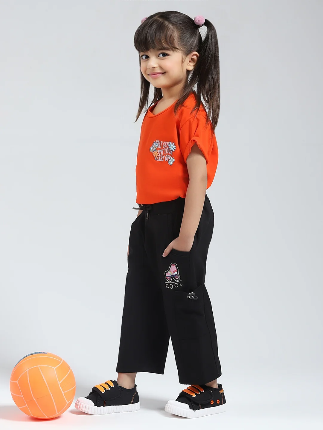Girls Black Solid Regular Fit Capri - Image 2