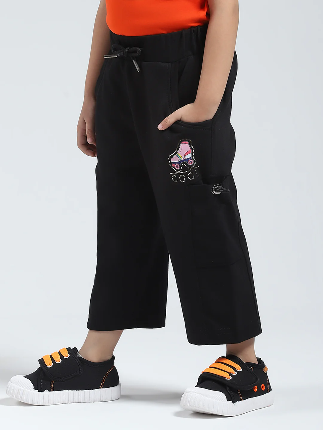 Girls Black Solid Regular Fit Capri - Image 3
