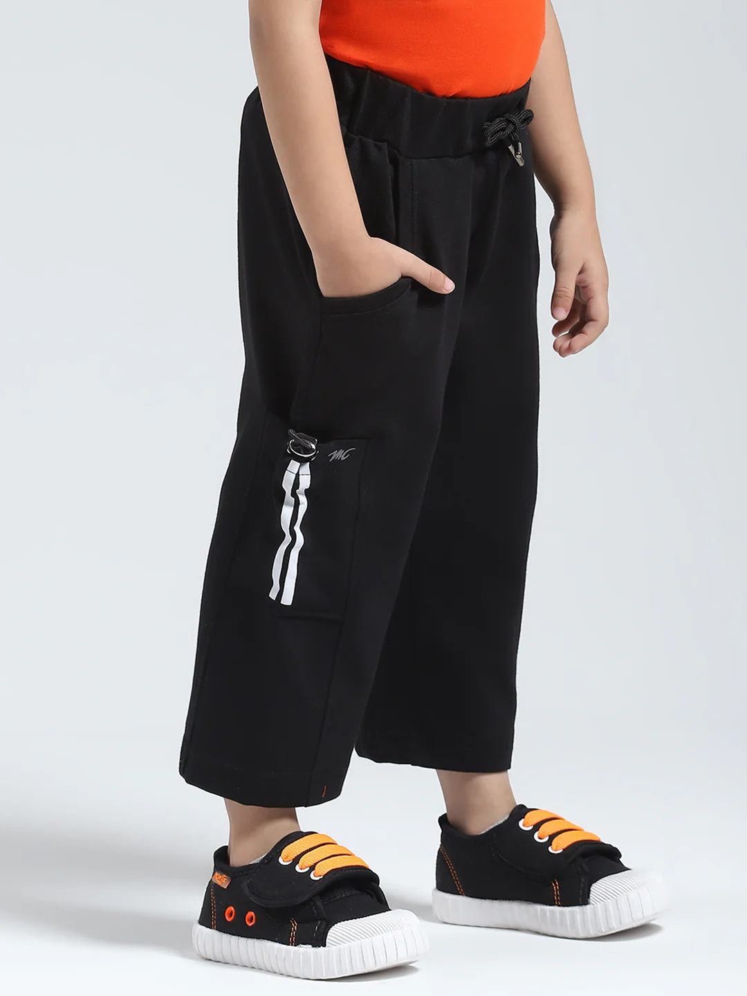Girls Black Solid Regular Fit Capri - Image 4