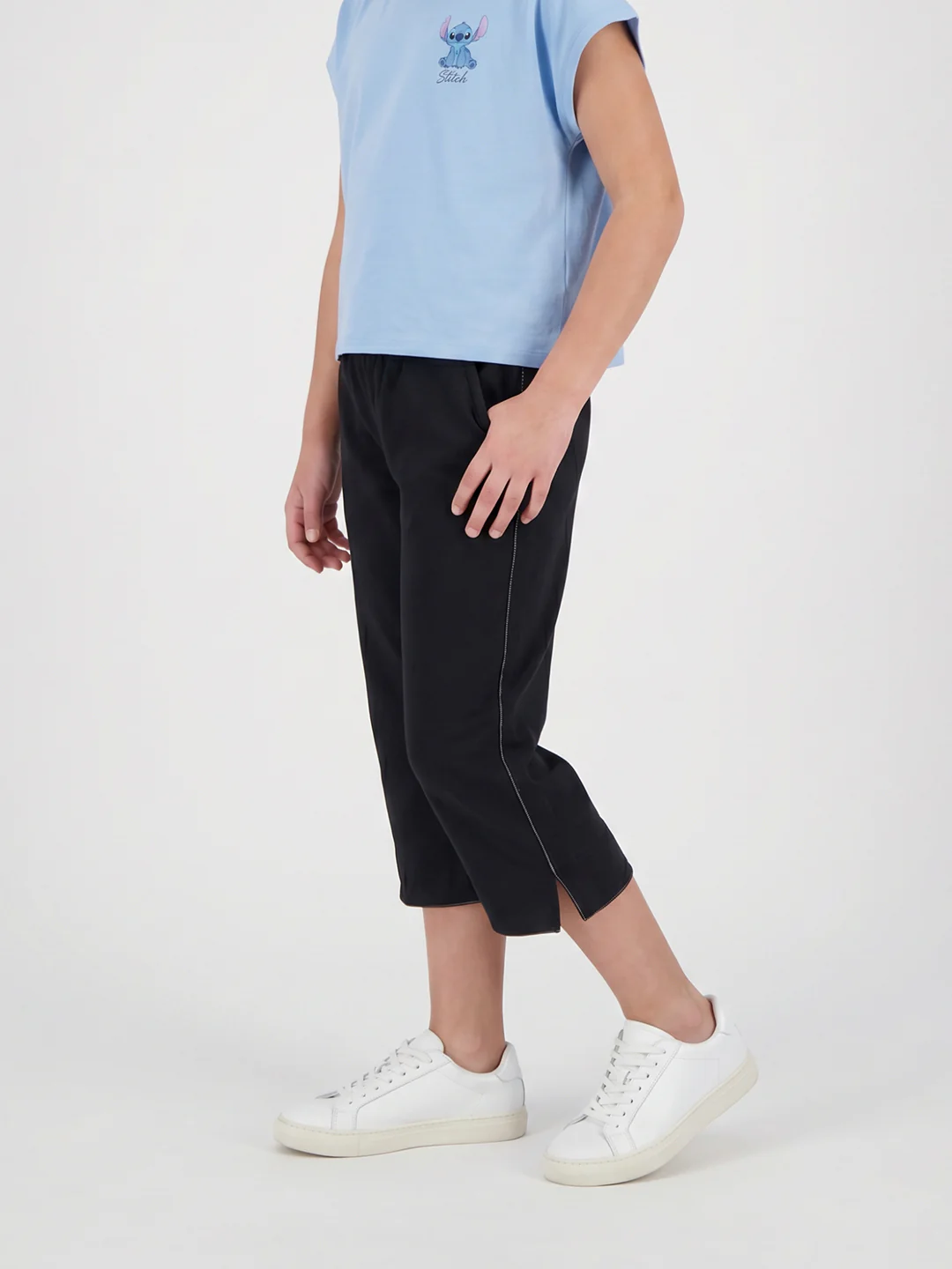 Girls Black Solid Regular Fit Capri - Image 3