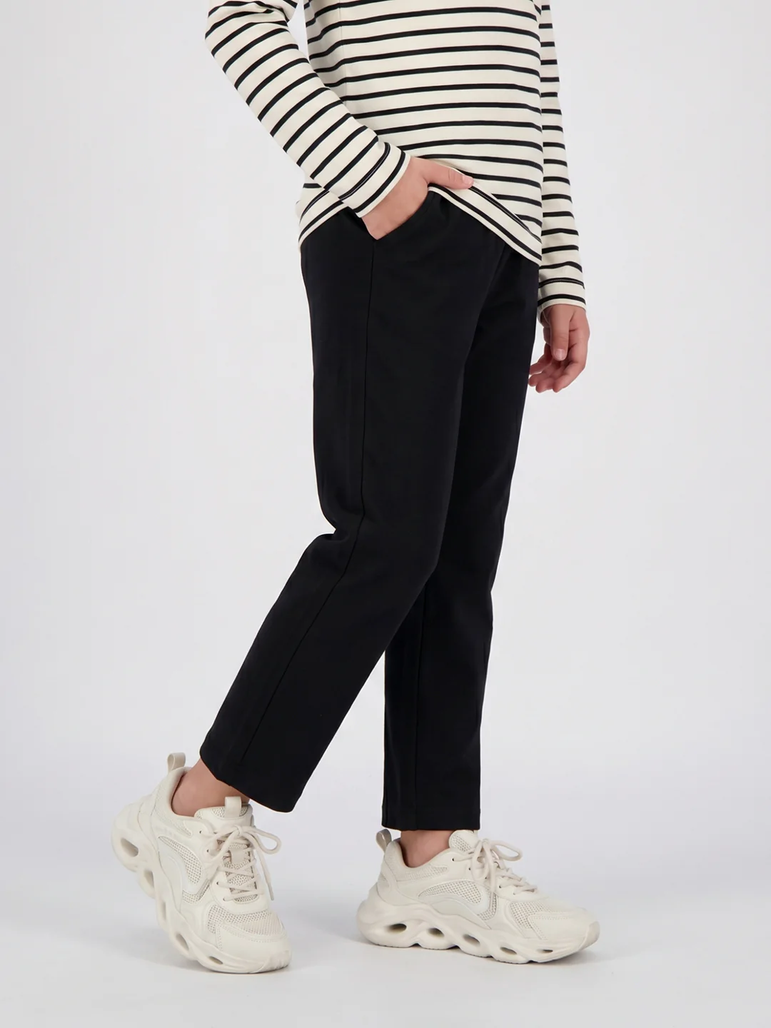 Girls Black Solid Regular Fit Lower - Image 3