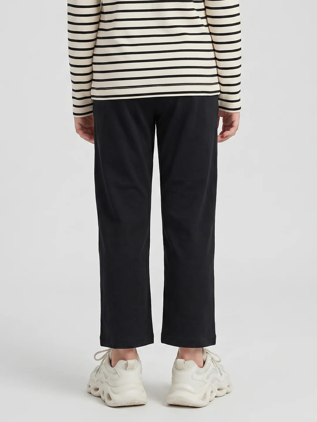 Girls Black Solid Regular Fit Lower - Image 4