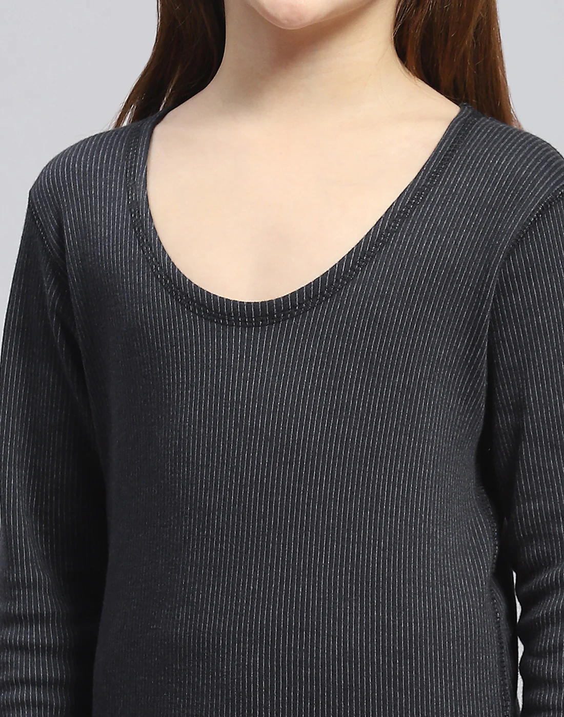 Girls Black Solid Round Neck Full Sleeve Thermal Vest - Image 6