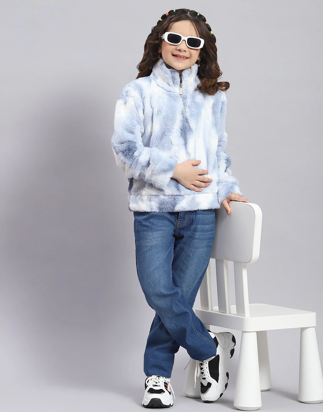 Girls Blue Printed H Neck Full Sleeve Sweatshirt - Image 2