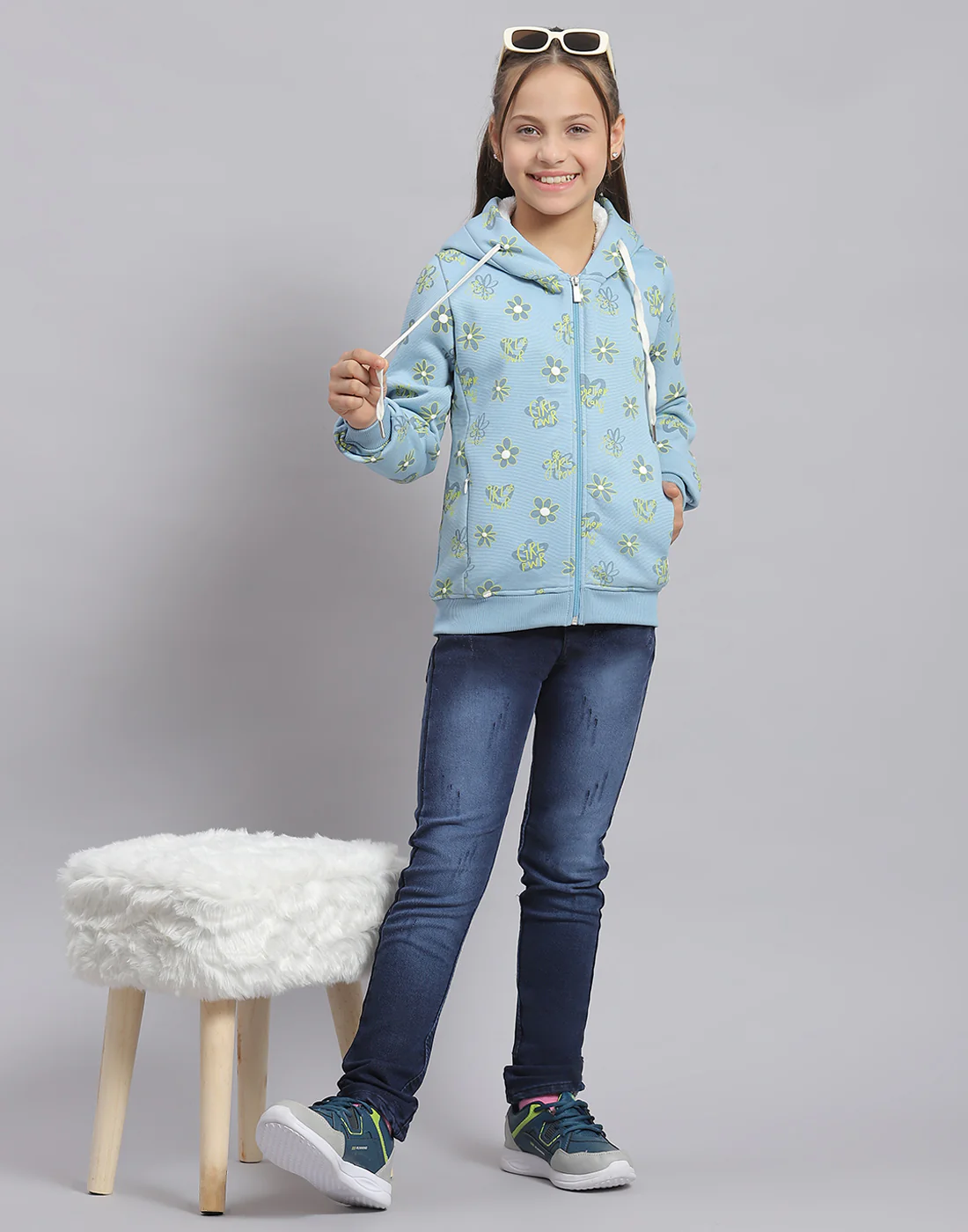 Girls Blue Printed Hooded Full Sleeve Sweatshirt