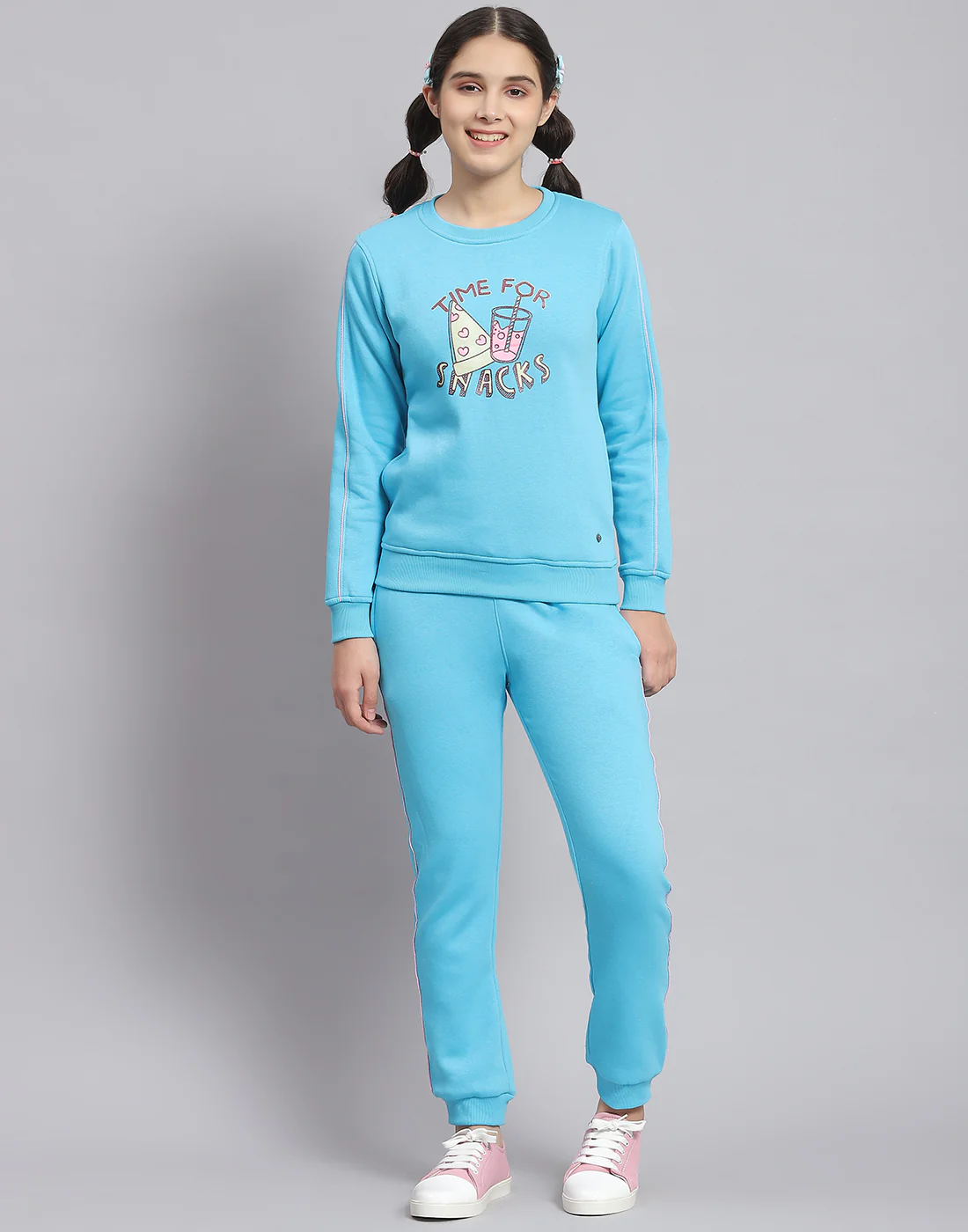 Girls Blue Printed Round Neck Full Sleeve Tracksuit - Image 3