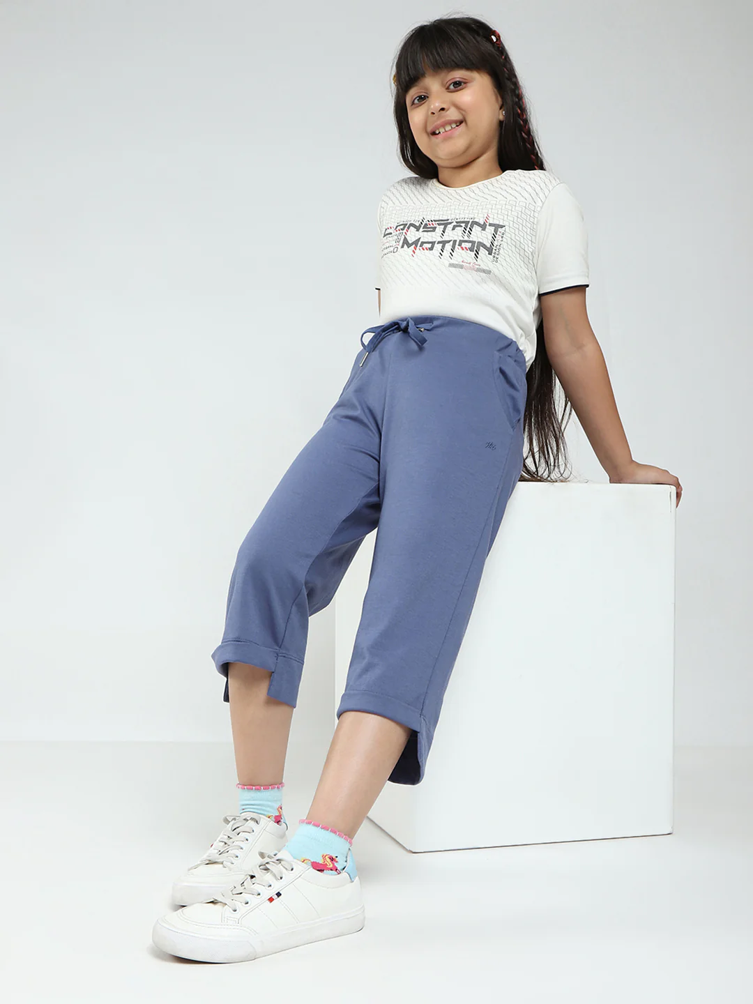 Girls Blue Solid Regular Fit Capri - Image 2